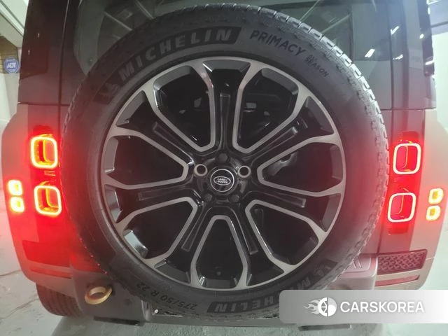 Land Rover Defender (L663) 2025 Золотой из Кореи, фото 4