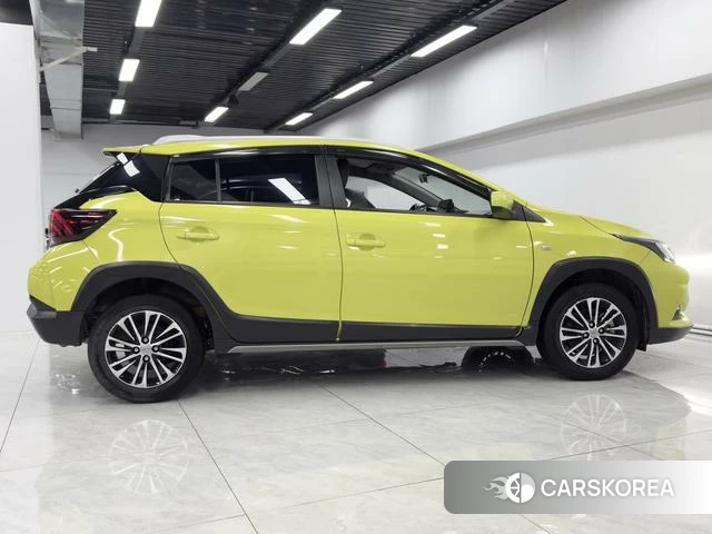 Toyota YARIS L Zhixuan 2023 Желтый из Китая, фото 4