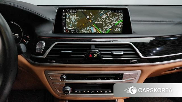 BMW 7 Series (G11) 2018 Черный из Кореи, фото 4