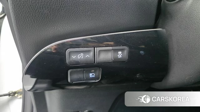 Toyota Prius 4th Generation 2022 Белый из Кореи, фото 4
