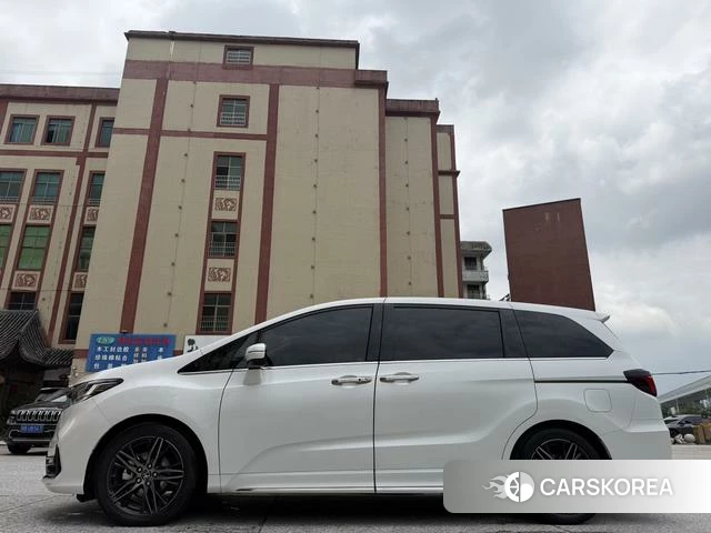 Honda Odyssey 2022 Белый из Китая, фото 4