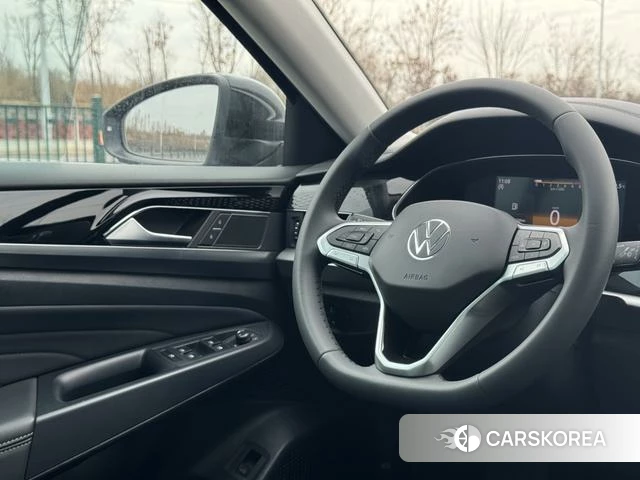 Volkswagen Passat 2022 Черный из Китая, фото 4