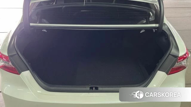 Toyota Camry (XV70) 2024 Белый из Кореи, фото 4
