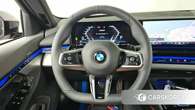 BMW 5 Series (G60) 2025 Черный из Кореи, фото 4