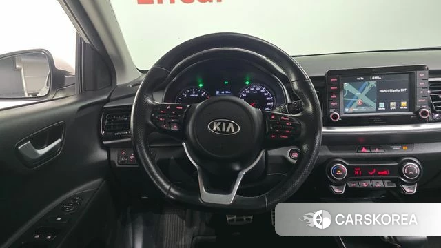 Kia Stonic 2018 Белый из Кореи, фото 4