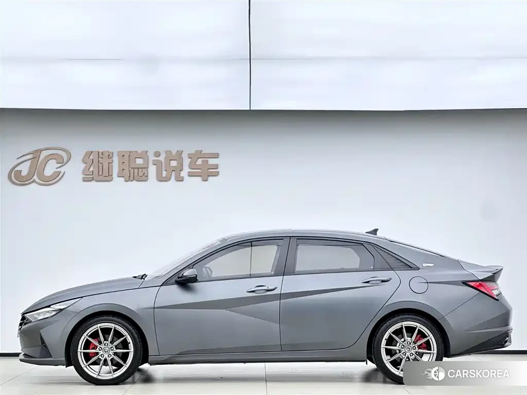 Hyundai Elantra 2022 Silver/gray из Китая, фото 4
