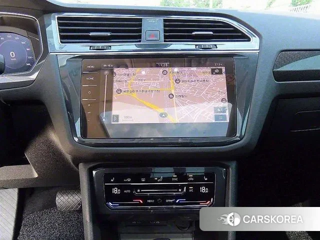 Volkswagen Tiguan second Generation 2024 Белый из Кореи, фото 4