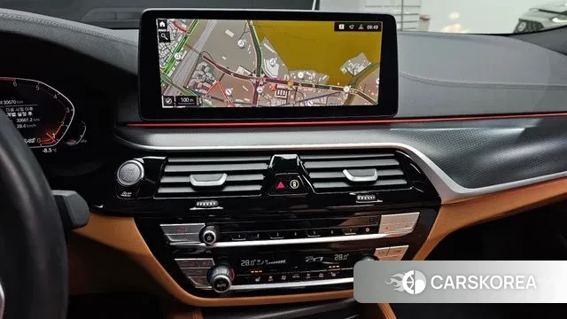 BMW 5 Series (G30) 2023 Черный из Кореи, фото 4