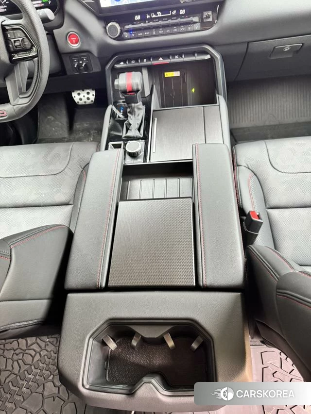 Toyota Sequoia 2025 Красный из Китая, фото 4