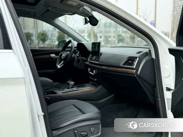 Audi Q5L 2021 Белый из Китая, фото 4