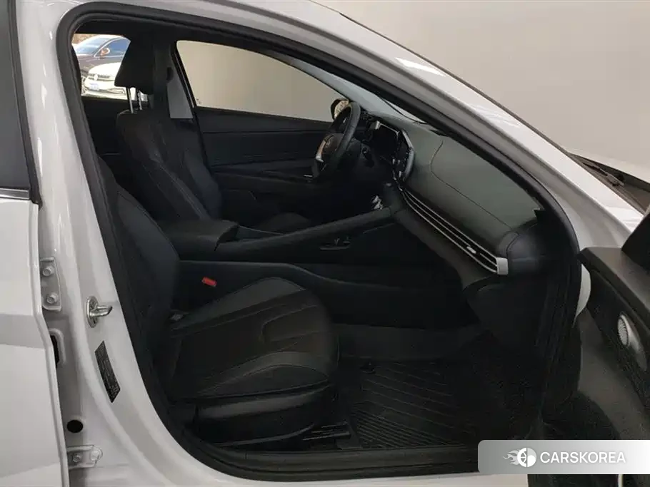 Hyundai Elantra 2024 Белый из Китая, фото 4