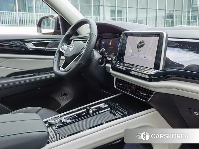 Volkswagen Tourang 2024 Черный из Китая, фото 4