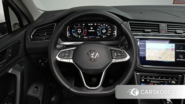 Volkswagen Tiguan second Generation 2024 Белый из Кореи, фото 4