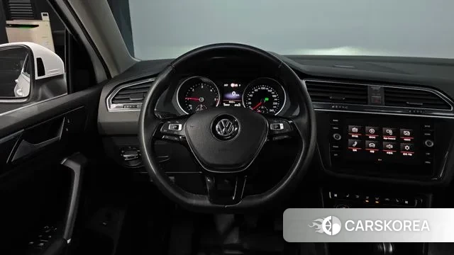 Volkswagen Tiguan second Generation 2018 Белый из Кореи, фото 4