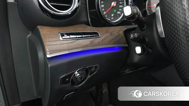 Mercedes-Benz E-Class W213 2018 Серый из Кореи, фото 4