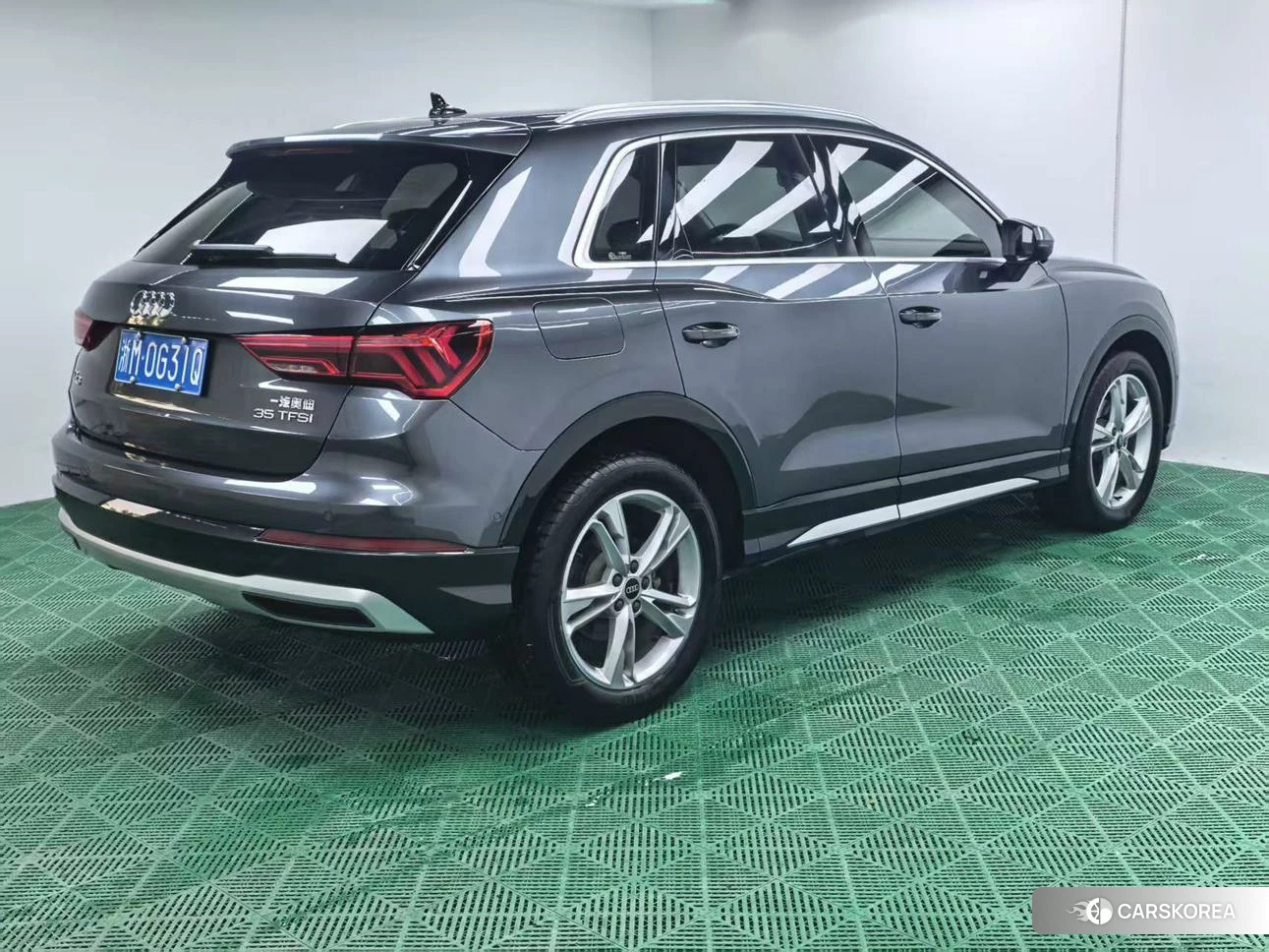 Audi Q3 2020 Темно-серый из Китая, фото 4
