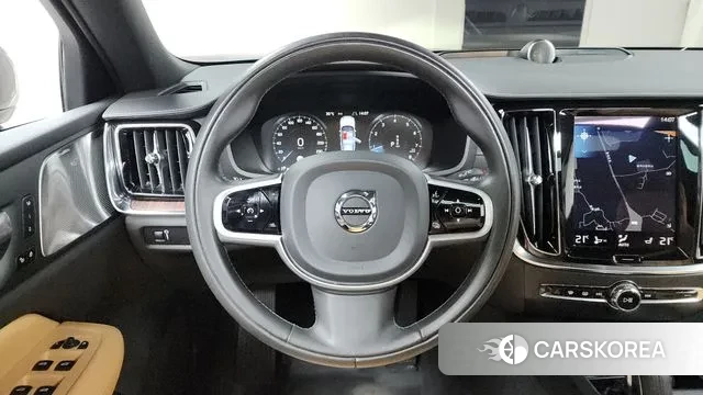 Volvo V60 Cross-Country 2nd Generation 2020 Серебряный из Кореи, фото 4