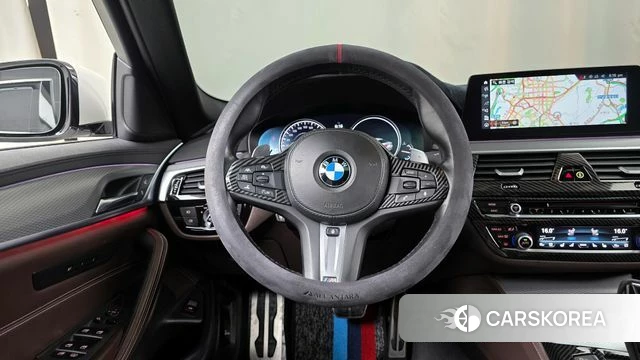 BMW 5 Series (G30) 2018 Белый из Кореи, фото 4
