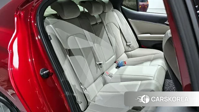 Genesis The New G70 2023 Красный из Кореи, фото 4