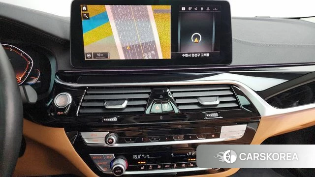 BMW 5 Series (G30) 2021 Серебристо-серый из Кореи, фото 4