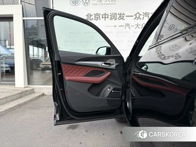 Audi Q6 2024 Черный из Китая, фото 4