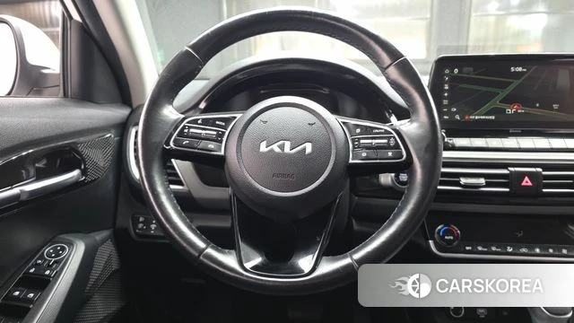 Kia Seltos 2022 Белый из Кореи, фото 4