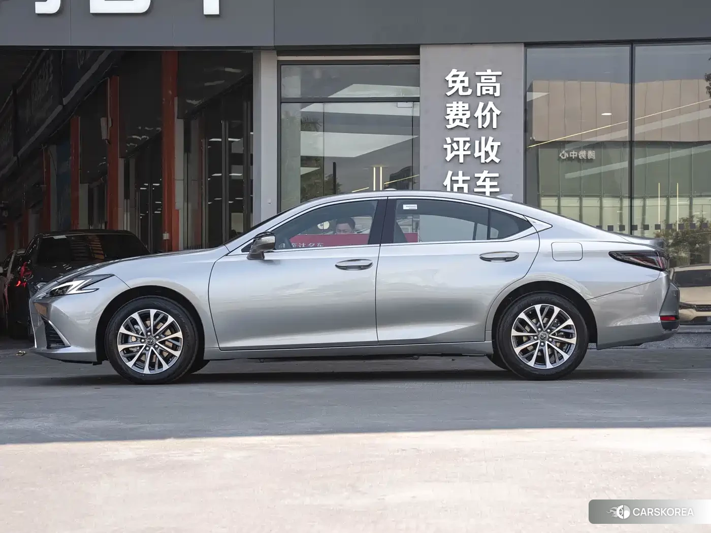 Lexus ES 2026 Silver/gray из Китая, фото 4