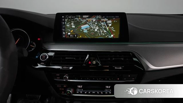 BMW 5 Series (G30) 2018 Черный из Кореи, фото 4