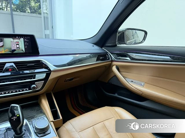 BMW 5 series 2020 Черный из Китая, фото 4