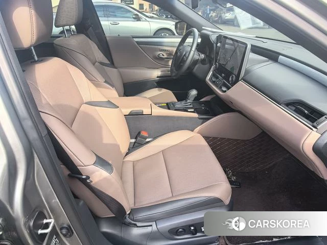 Lexus ES 2025 Серебристо-серый из Китая, фото 4