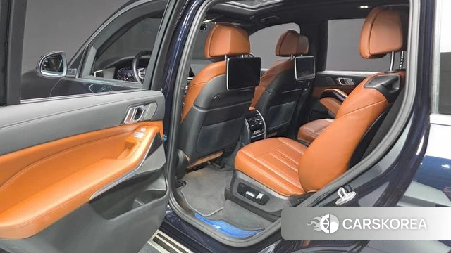 BMW X7 (G07) 2022 Черный из Кореи, фото 4
