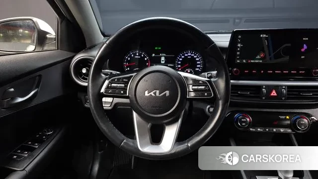 Kia The New K3 2nd generation 2021 Белый из Кореи, фото 4