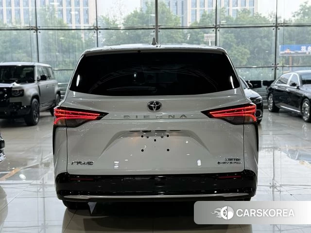 Toyota Saina 2025 Белый из Китая, фото 4