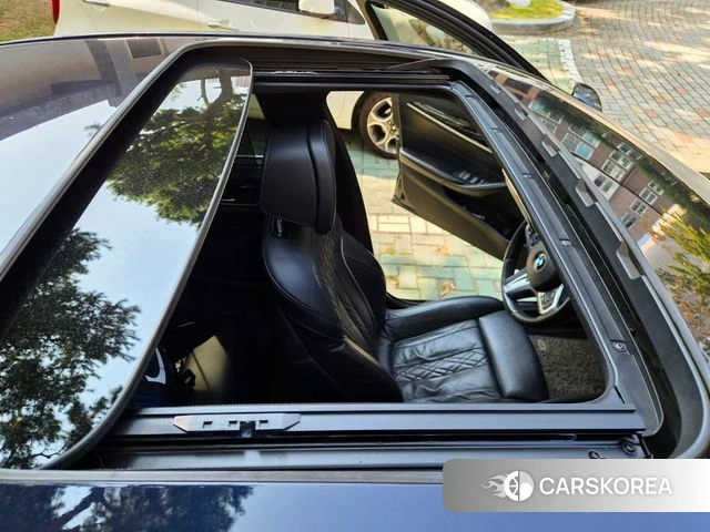 BMW 5 Series (G30) 2019 Черный из Кореи, фото 4