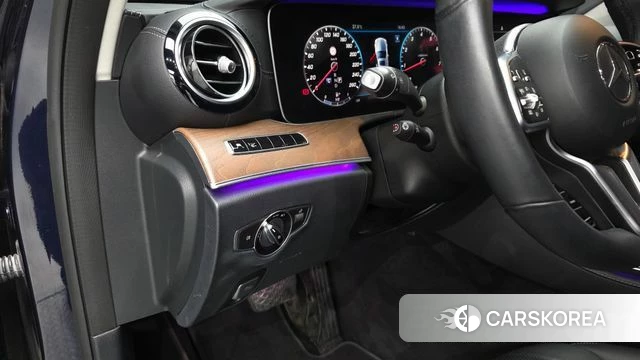 Mercedes-Benz E-Class W213 2019 Синий из Кореи, фото 4