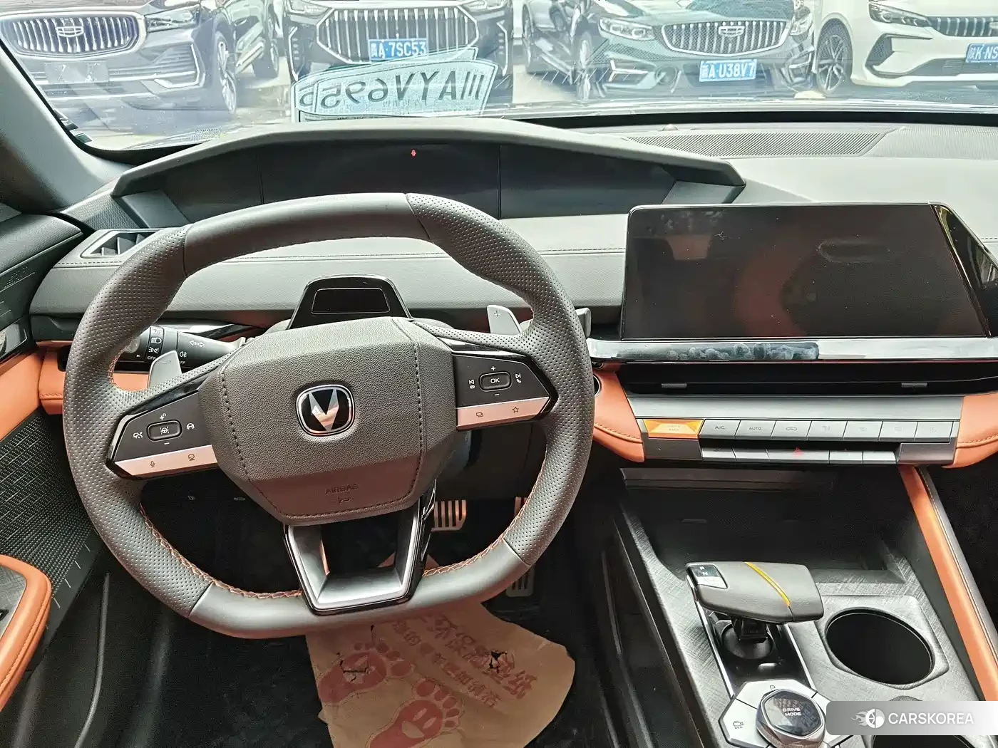 Chang'an UNI-V 2023 Silver/gray из Китая, фото 4