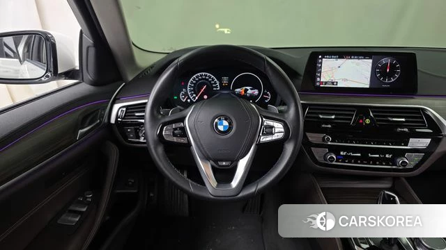 BMW 5 Series (G30) 2019 Белый из Кореи, фото 4