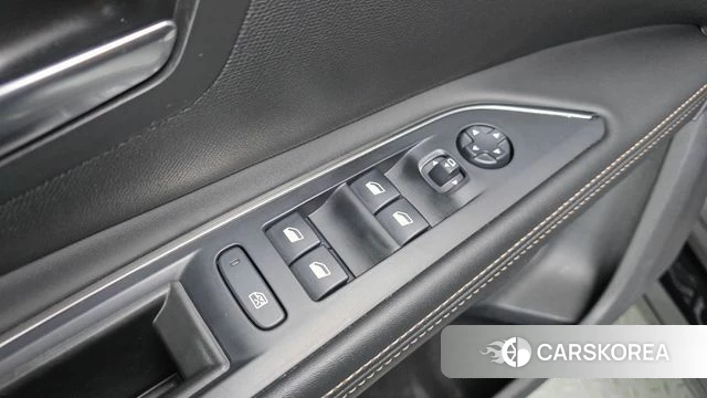 Peugeot 5008 second generation 2020 Черный из Кореи, фото 4