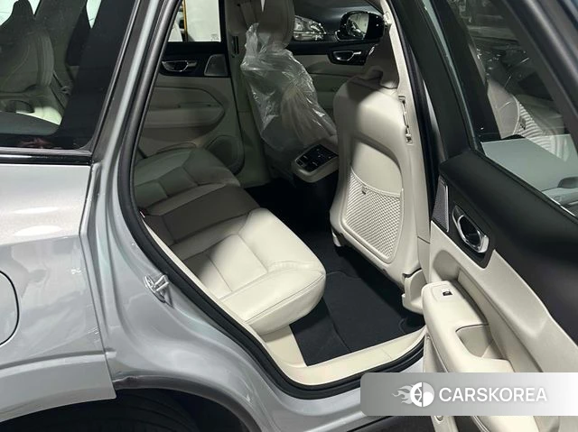 Volvo XC60 second Generation 2026 Серебристо-серый из Кореи, фото 4