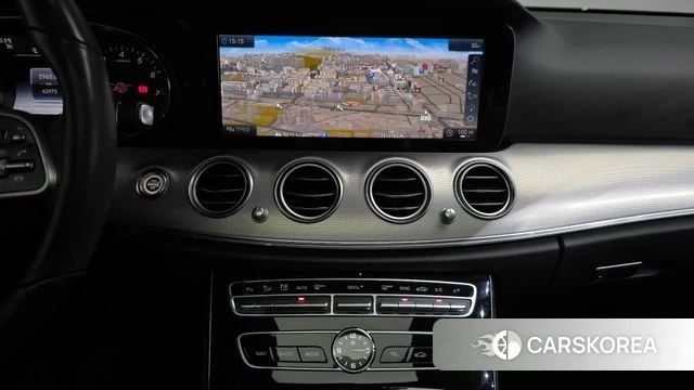 Mercedes-Benz E-Class W213 2018 Серый из Кореи, фото 4