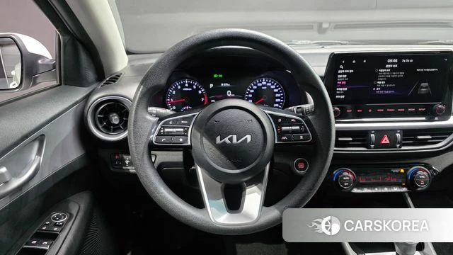 Kia The New K3 2nd generation 2022 Белый из Кореи, фото 4