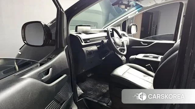 Hyundai Staria 2024 Черный из Кореи, фото 4