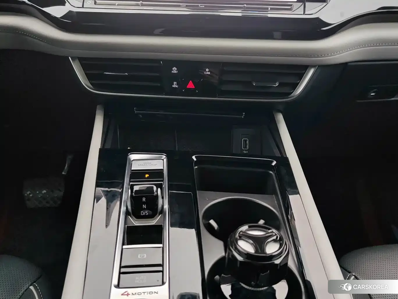 Volkswagen Touareg 2024 Черный из Китая, фото 4