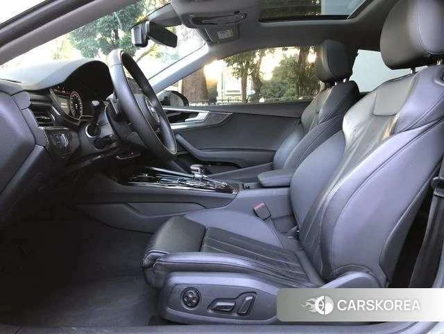 Audi A5 2023 Темно-серый из Китая, фото 4