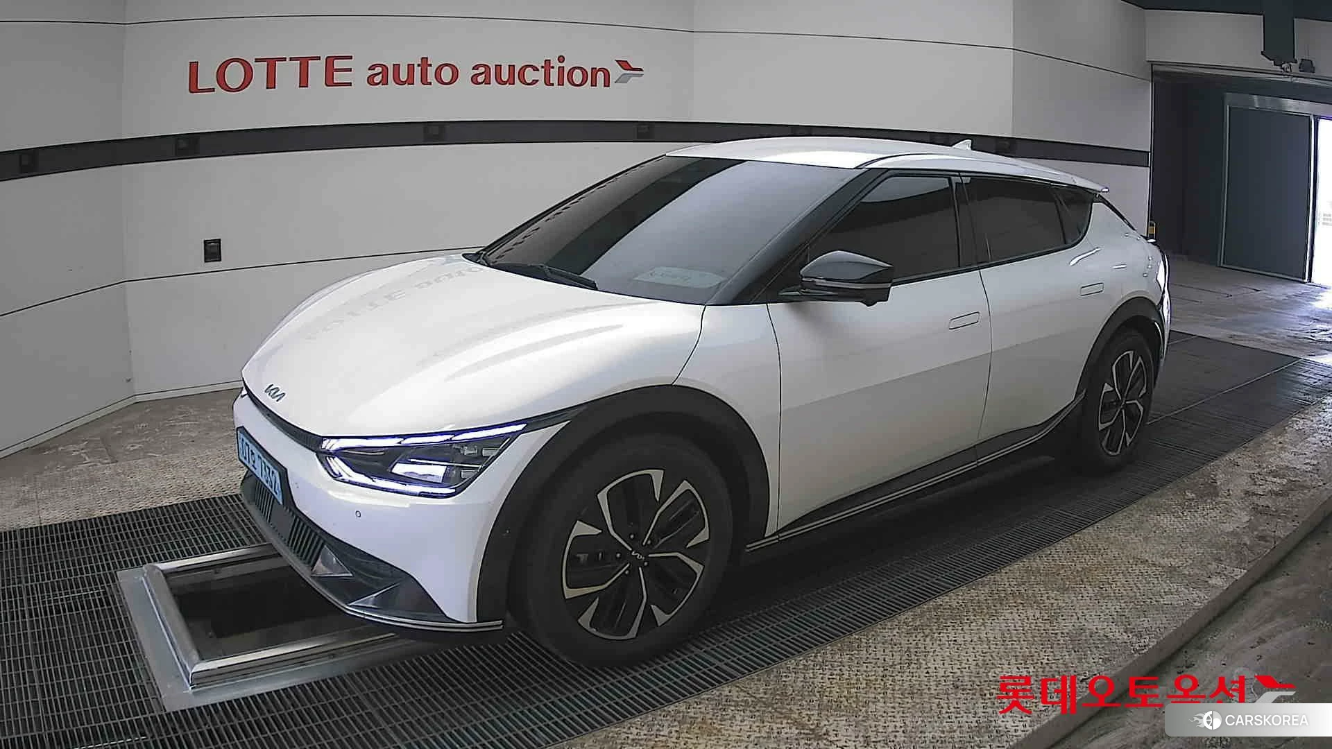 Kia EV6 2022 Snow White Pearl из Кореи, фото 4
