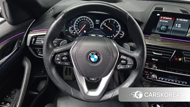 BMW 5 Series (G30) 2018 Белый из Кореи, фото 4