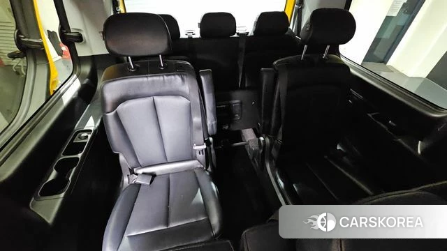 Hyundai Staria 2022 Желтый из Кореи, фото 4