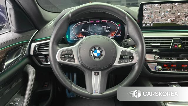BMW 5 Series (G30) 2022 Черный из Кореи, фото 4