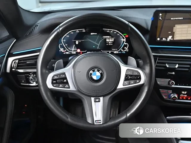 BMW 5 Series (G30) 2021 Белый из Кореи, фото 4