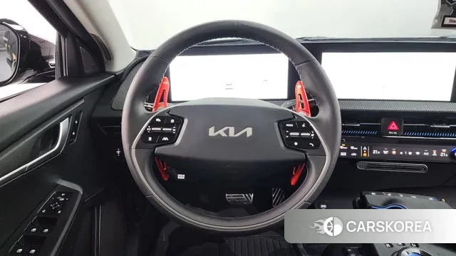 Kia EV6 2023 Черный из Кореи, фото 4